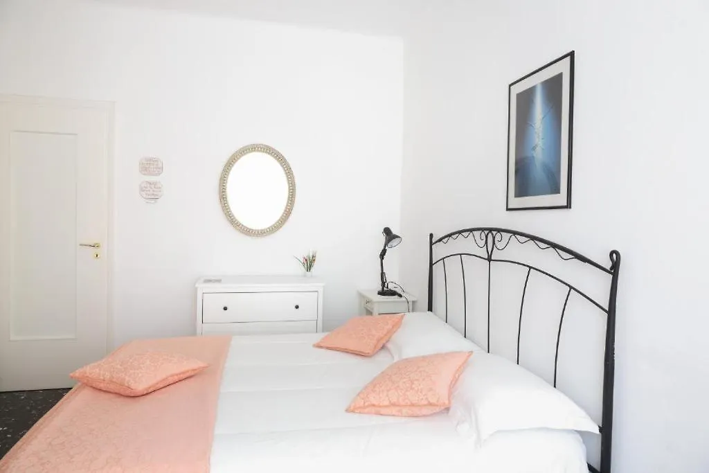 Elyse Apartment Monterosso al Mare 0*,  Itálie